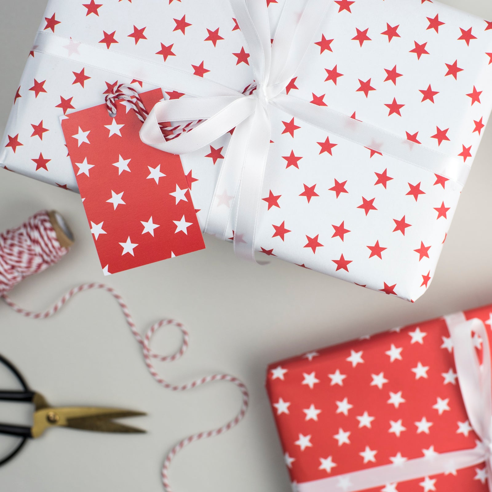 Red Star Christmas Gift Wrap Set