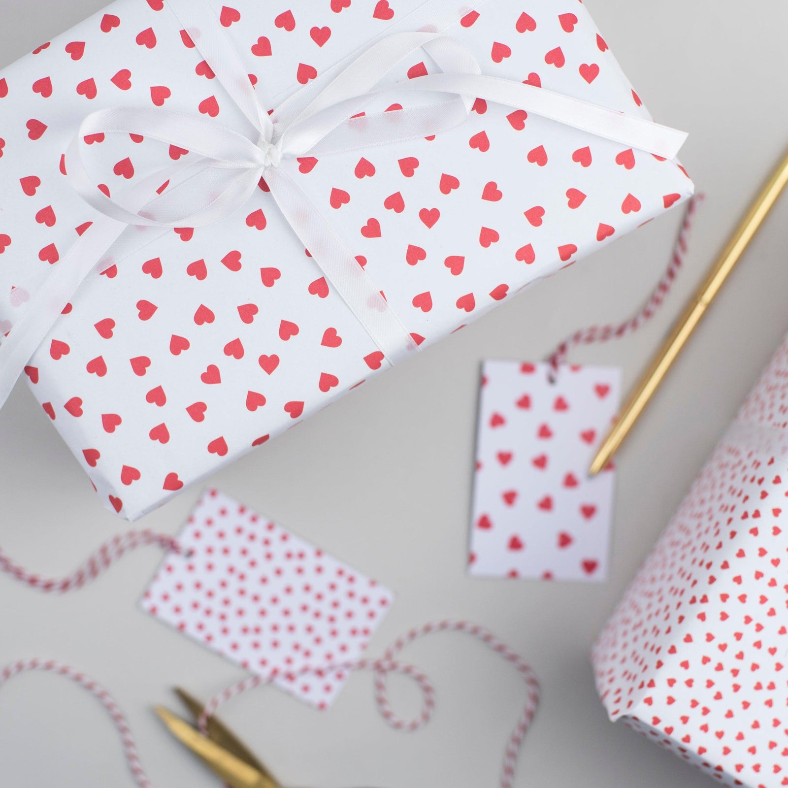 Red Heart Valentine's Wrapping Paper Set